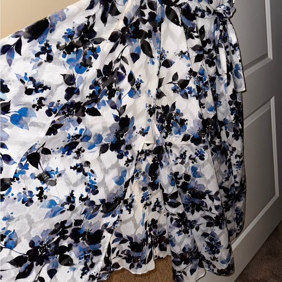 Plus size dress - Picture 3 of 3
